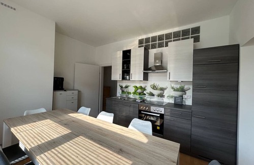 Leitendorf Apartment | Central - Modern - Free Parking - Top2