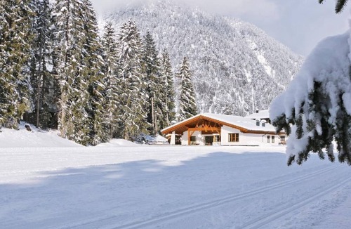 Weidach House | Chalet Märchenblick by Interhome