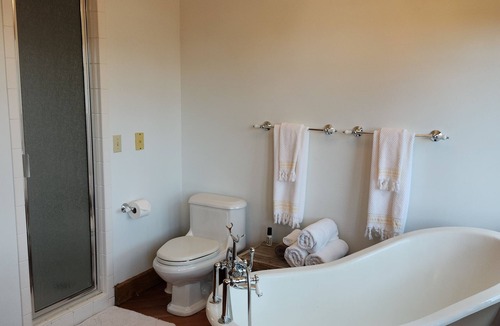 Mesa Other | Charming unique 2-bdrm farmhouse in Mesa with WiFi, close to Powderhorn Ski Area