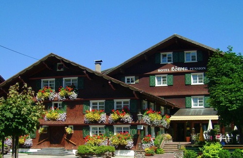 Alberschwende House | Comfort double room with balcony - Schedlers Löwenhotel Garni*