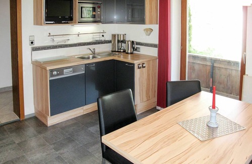 Kappl Apartment | Cosy apartment for 12 guests with WIFI, TV, balcony and pets allowed