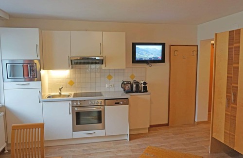 Mathon Apartment | Cosy apartment for 2 people with WIFI, TV, balcony, pets allowed, panoramic view and parking
