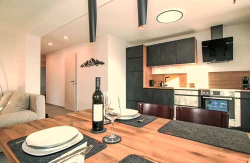 Axams Apartment | Cosy apartment for 3 people with WIFI, TV and terrace