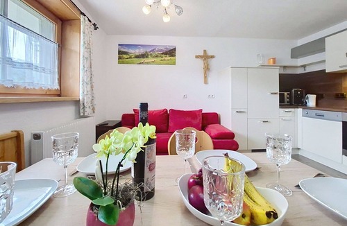 Hippach-Schwendberg Apartment | Cosy apartment for 4 guests with hot tub, WIFI, TV, terrace and pets allowed