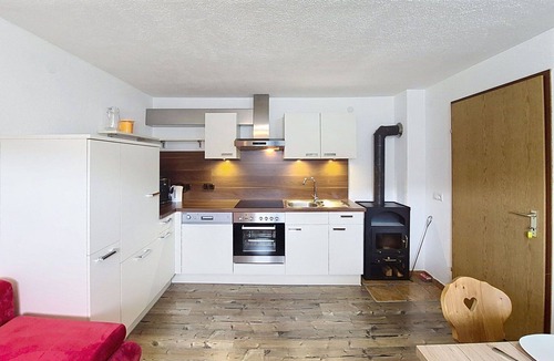 Hippach-Schwendberg Apartment | Cosy apartment for 4 guests with hot tub, WIFI, TV, terrace and pets allowed