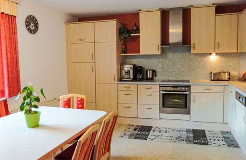 Oetz Apartment | Cosy apartment for 8 guests with WIFI, TV, balcony and pets allowed
