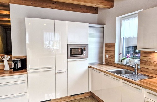 Pfunds Apartment | Cosy apartment for 8 people with WIFI, TV, terrace and pets allowed