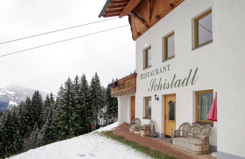 Emberg Apartment | Cosy apartment for 4 people with WIFI, TV and terrace