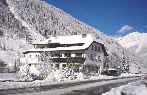 Feichten Apartment | Cosy apartment for 4 guests with WIFI, TV, balcony and pets allowed