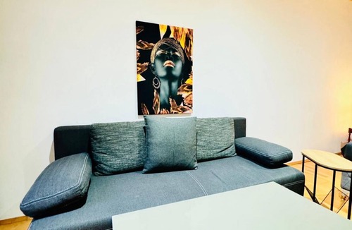 Grinzing Apartment | Cozy 4BR Apt for up to 12P. 10-Min to FAC Platz