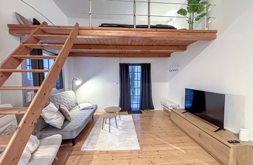 Meidling Apartment | Cozy family apartment with garden & self check-in – close to ski area & nature