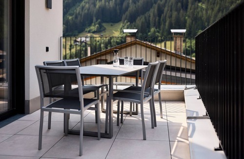 See Apartment | Das luxuriöse Chalet-Apartment by Interhome