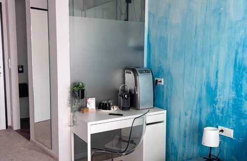 Haag Apartment | Design Zimmer mit eigenem Bad und WC im Herzen von Haag