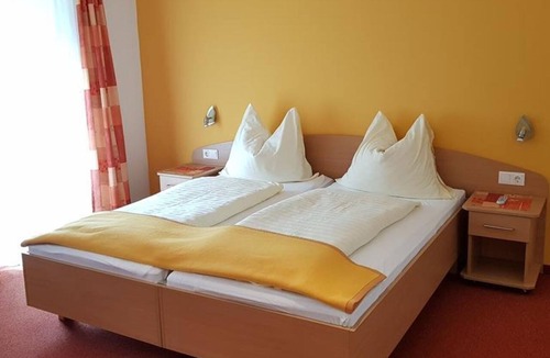 Sankt Kathrein am Hauenstein House | Double Room with Balcony - Half Board - Inn - Roseggerhof Guesthouse