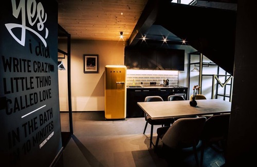 Soell Apartment | DONT STOP ME NOW 3 Bedrooms - Boutique Apartments OLD SCHOOL