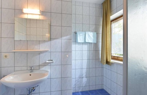 Soell House | Doppelzimmer, Dusche, WC Frühstück Kurz - Gasthof Gruberhof