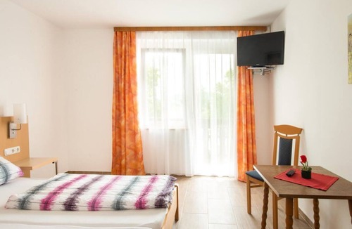 Sankt Primus Bed & Breakfast | Double room, shower, WC, standard - Bed and Breakfast Eckwirt