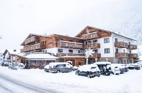 Ried im Oberinntal House | Double room Tyrol - Hundehotel Riederhof