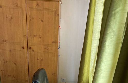 Drogheda Apartment | Double Room in Drogheda, + single mattress, close to the city center.