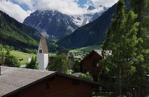 Brand Bed & Breakfast | Double room no. 12 with balcony - Haus Tuklar