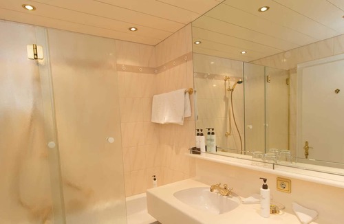 Lech am Arlberg Hotel | Double Room with Balcony - Hotel Kristberg