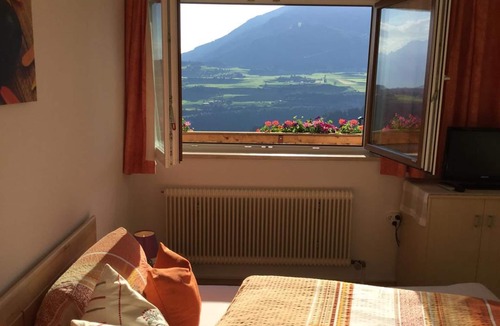Mutters Apartment | Double room with kitchenette - House Panorama