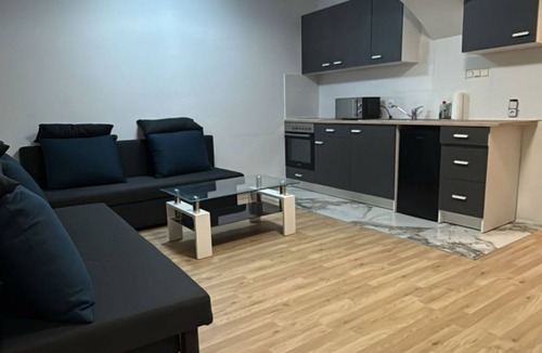 Leopoldstadt Apartment | Economy Souterrain 2BR - Prater Amuesement Park