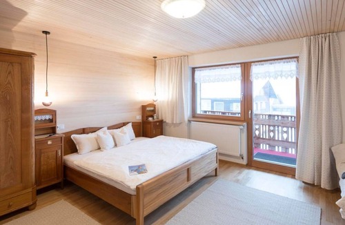 Grossdorf Apartment | Elisabeth - Vacation Rental for 8–12 People - Christine Apartments