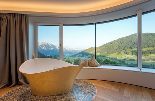 Ullach Villa | Estate Julisam