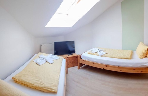 Bad Waltersdorf House | Familienzimmer - ab 7 Nächte - Thermenpension Gigler