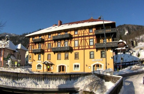 Spital am Semmering Apartment | Faraway Homes Studio Semmering #106