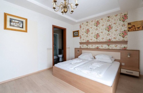 Haslau-Maria Ellend Apartment | FarawayHomes Aparthotel Vienna Airport #1