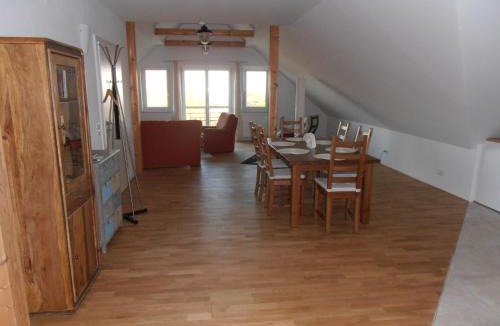 Jois Apartment | Ferienwohnung am Kirchberg