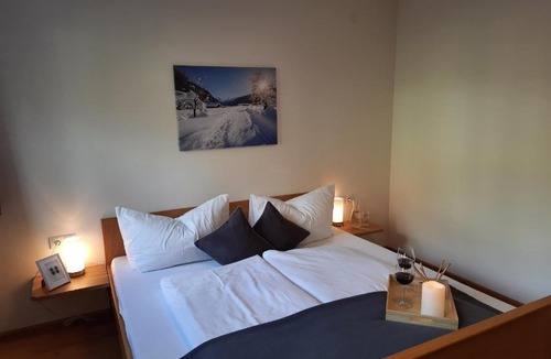Silbertal Apartment | Ferienwohnung Schrofamühli