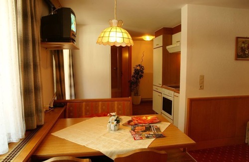 Jerzens Apartment | Ferienwohnung Taubenschlag - Landhaus Raich