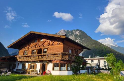 Scharnitz Apartment | Ferienwohnungen Riedl