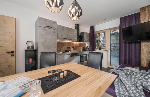 Kaltenbach Apartment | Flat in Kaltenbach with barbecue and terrace