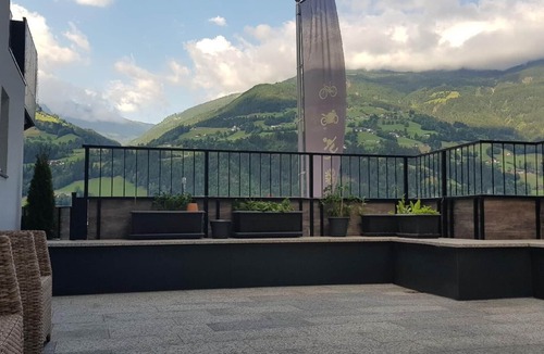 Kaltenbach Apartment | Flat in Kaltenbach with barbecue and terrace