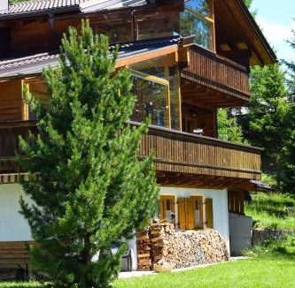 Lienz Ski Chalet | Gomig Hütte