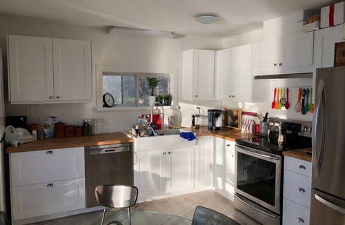 Picton Cottage | Gorgeous 3 bedroom lakefront cottage in Prince Edward County