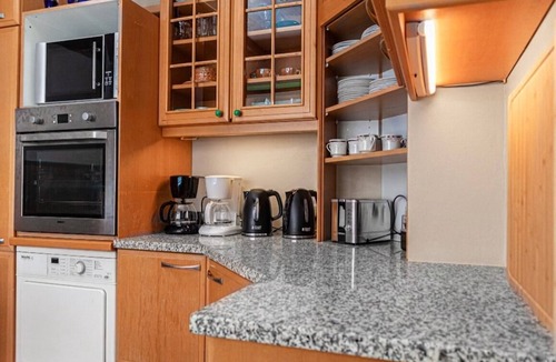 Grinzing Villa | Gorgeous Room in Shared Villa w/Free Parking