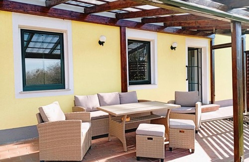 Oberdorf im Burgenland House | Grafs Country House in Southern Burgenland with Covered Terrace and Fenced Garden