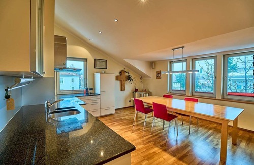 Pradl Apartment | Große, Exklusive Wohnung mit Balkon und Fantastischer Aussicht auf die Bergwelt