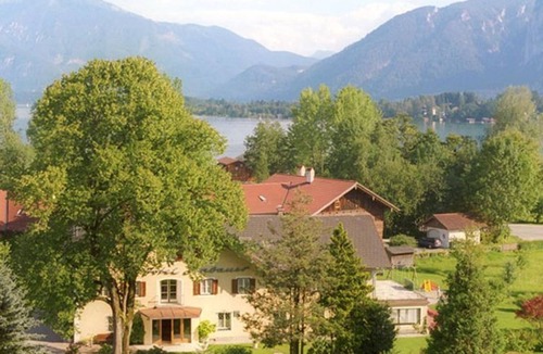 Mondsee House | Großes Doppelzimmer Nr. 20 mit Balkon - Hotel Garni Stabauer