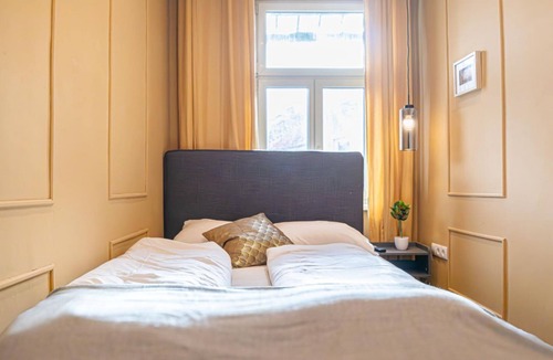 Funfhaus Apartment | Group-Friendly 4BR | Close to Westbahnhof