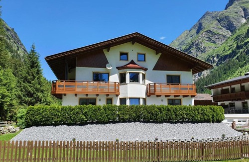 Sankt Leonhard im Pitztal Apartment | Haus Bergheimat