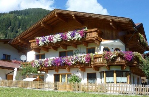 Neustift Im Stubaital Apartment | Haus Stern
