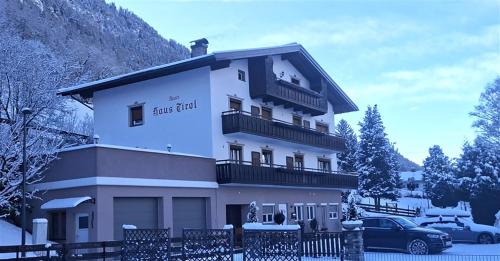 Ried im Oberinntal House | Haus Tirol Appartements