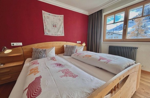 Warth Bed & Breakfast | Hocus Pocus - House Wallis