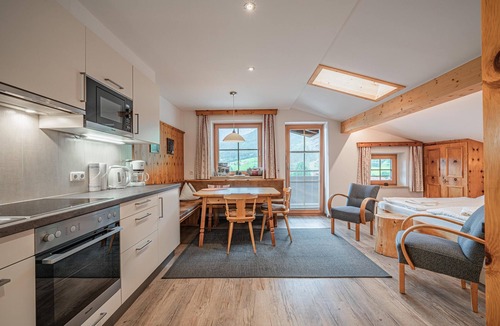 Schonbach Apartment | Holiday apartment with balcony not far from lift